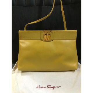 サルヴァトーレフェラガモ(Salvatore Ferragamo)のフェラガモ　ショルダーバッグ(ショルダーバッグ)