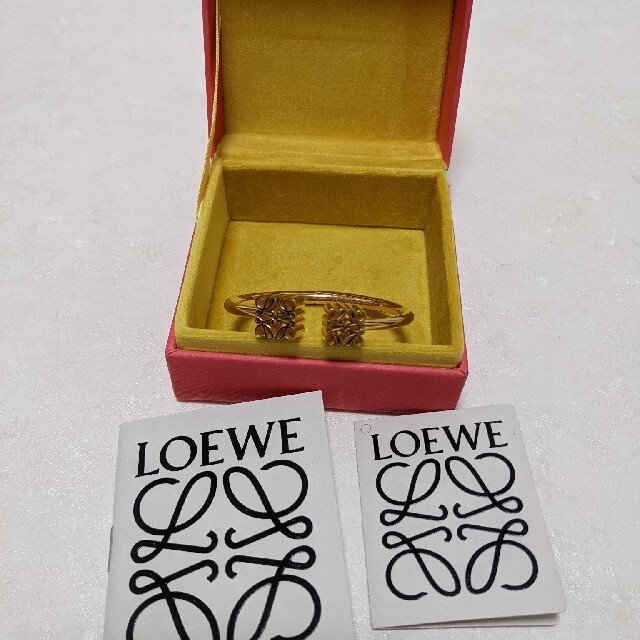 LOEWE - 【新品正規品】LOEWE アナグラム カフ ブレスレットの通販 by ...