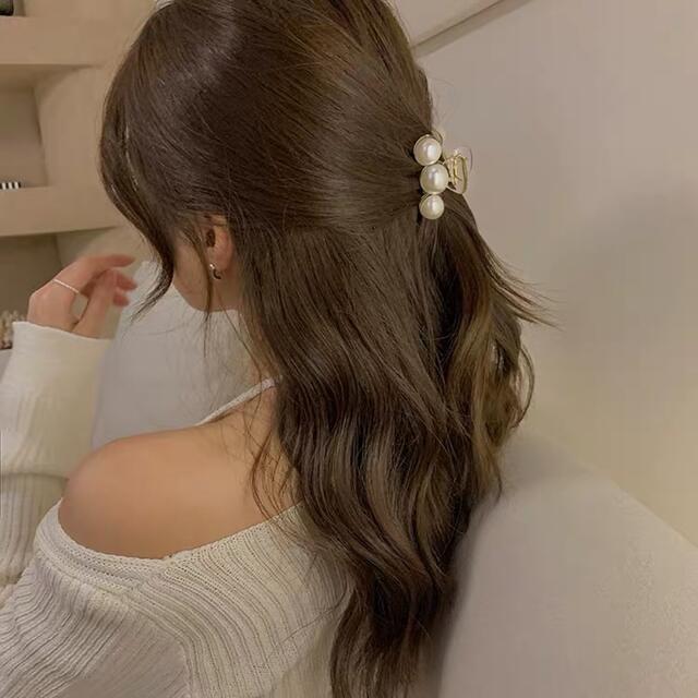 【新品未使用】韓国　パール　ヘアクリップ　バレッタ ⑦ ♡♡ 5cm ♡♡ レディースのヘアアクセサリー(バレッタ/ヘアクリップ)の商品写真