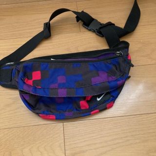 ナイキ(NIKE)のNIKE ナイキ ウエストポーチ　ボディバック(ボディーバッグ)