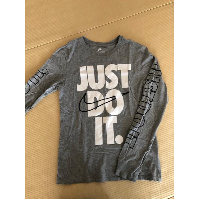 NIKE(ナイキ)のNIKE ロンT キッズ/ベビー/マタニティのキッズ服男の子用(90cm~)(Tシャツ/カットソー)の商品写真