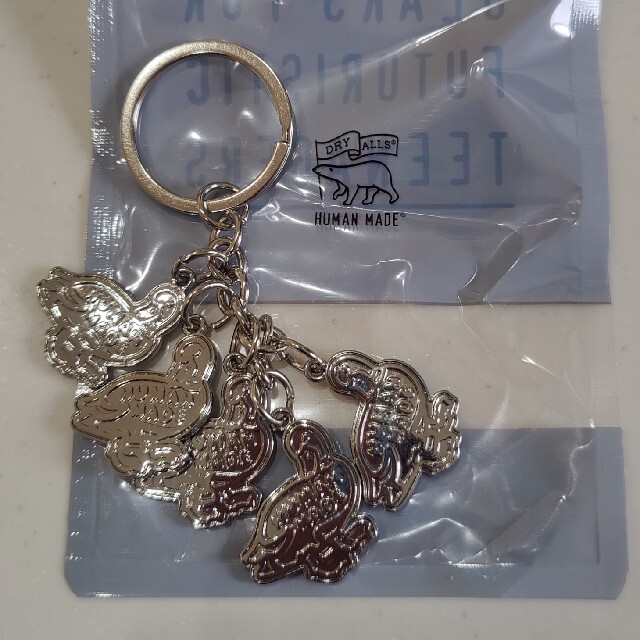 HUMAN MADE(ヒューマンメイド)のHUMAN MADE DUCK KEY CHARM キーホルダー メンズのファッション小物(キーホルダー)の商品写真