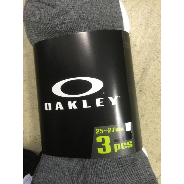 Oakley(オークリー)のオークリー3足組ソックス　ミックス色　25〜27cm靴下　新品　未使用　送料込み メンズのレッグウェア(ソックス)の商品写真