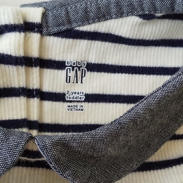 babyGAP(ベビーギャップ)のbabyGap 襟付きボーダーカットソー 95cm キッズ/ベビー/マタニティのキッズ服女の子用(90cm~)(Tシャツ/カットソー)の商品写真