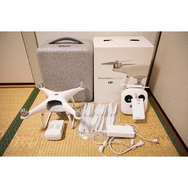 （週末限定値下げ）DJI Phantom4 pro v2.0  飛行回数１７回エンタメ/ホビー