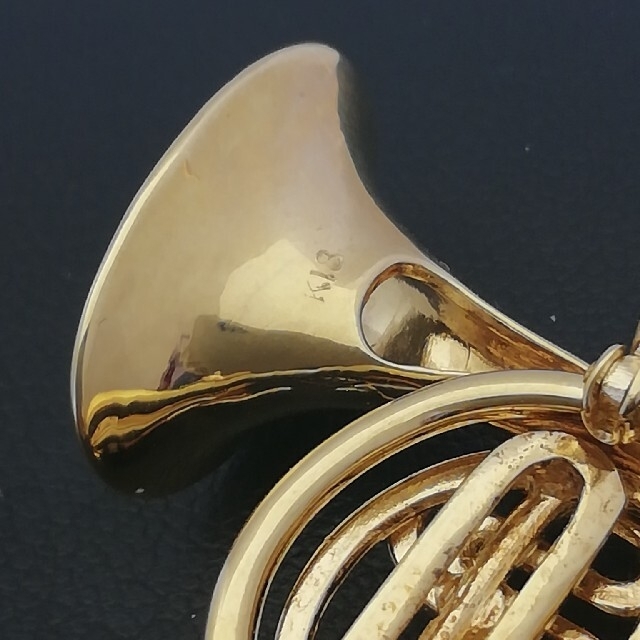 K18YG✨ホルン📯デザイン✨金ブローチ✨ 細工が細かくて素敵です