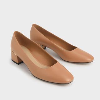 チャールズアンドキース(Charles and Keith)の新品☆チャールズアンドキース　パンプス　23.5☆ダイアナ　ZARA クラネ(ハイヒール/パンプス)