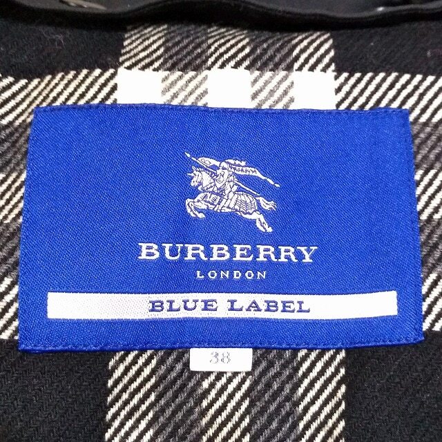 BURBERRY BLUE LABEL(バーバリーブルーレーベル)のバーバリーブルーレーベル トレンチコート レディースのジャケット/アウター(トレンチコート)の商品写真