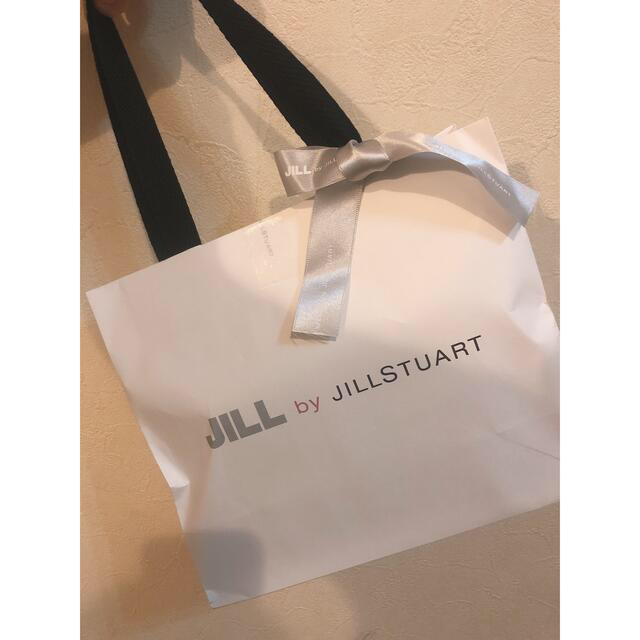 JILL by JILLSTUART(ジルバイジルスチュアート)の【新品未使用】ジルバイジルスチュアート　ビジューロイヤルウォレットミニ レディースのファッション小物(財布)の商品写真