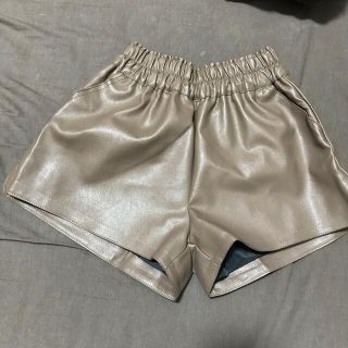 新品・pu レザーショートパンツ(ショートパンツ)