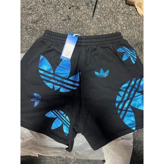 アディダス(adidas)のアディダスオリジナルショートパンツ　専用(カジュアルパンツ)