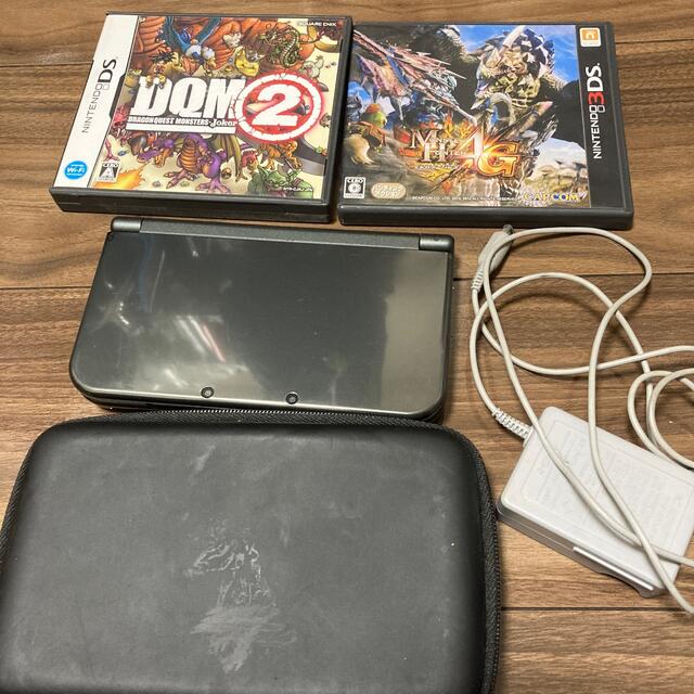 ニンテンドー3DS(ニンテンドー3DS)の任天堂　3DSLL 中古 エンタメ/ホビーのゲームソフト/ゲーム機本体(携帯用ゲーム機本体)の商品写真