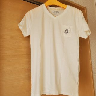 ディズニー(Disney)のスターウォーズvネックTシャツ(Tシャツ(半袖/袖なし))