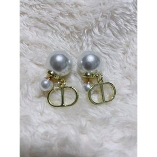 Diorトライバルパールロゴピアス(ピアス)