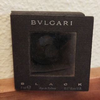 ブルガリ(BVLGARI)のBVLGARI　ミニ香水　BLACK　5ml　イタリア製　ブルガリブラック(ユニセックス)