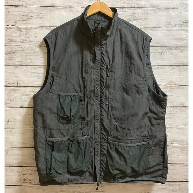 1LDK SELECT(ワンエルディーケーセレクト)のDAIWA PIER39 22SS nylon vest charcoal L メンズのトップス(ベスト)の商品写真