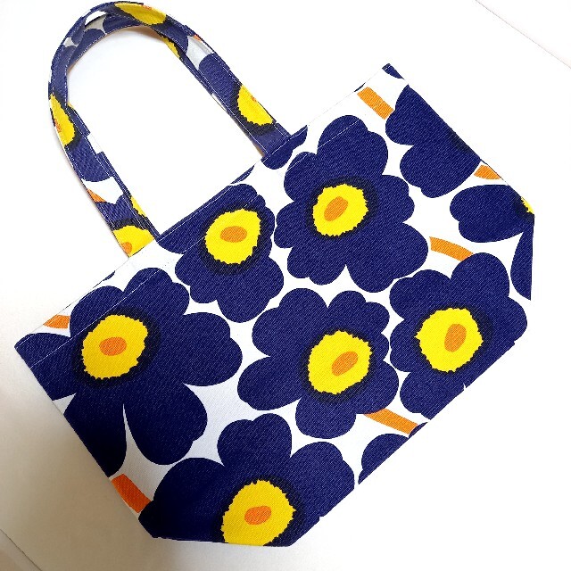 marimekko(マリメッコ)のマリメッコ　marimekko　ウニッコトートバッグ レディースのバッグ(トートバッグ)の商品写真