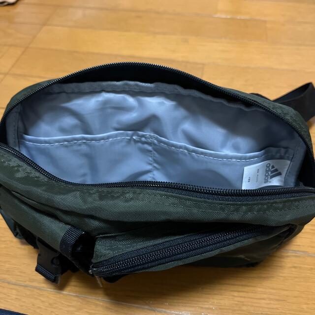 アディダス　ウエストポーチ メンズのバッグ(ウエストポーチ)の商品写真