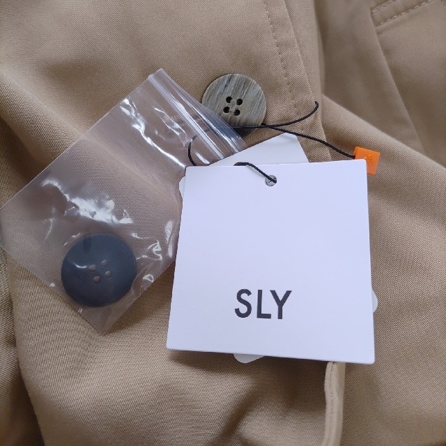 SLY(スライ)のⅠ スライ 未使用タグ付き トレンチコート レディースのジャケット/アウター(トレンチコート)の商品写真
