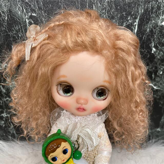 blythe _wm-701アプリコットベージュ⭐️チベットウィッグ