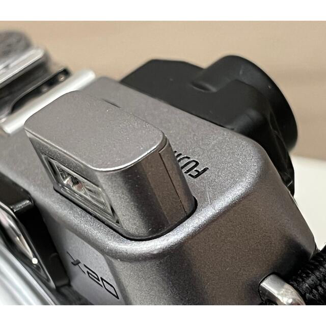 富士フイルム(フジフイルム)の【⭐︎あれもこれも⭐︎様専用】【FUJIFILM】X20 シルバー スマホ/家電/カメラのカメラ(コンパクトデジタルカメラ)の商品写真