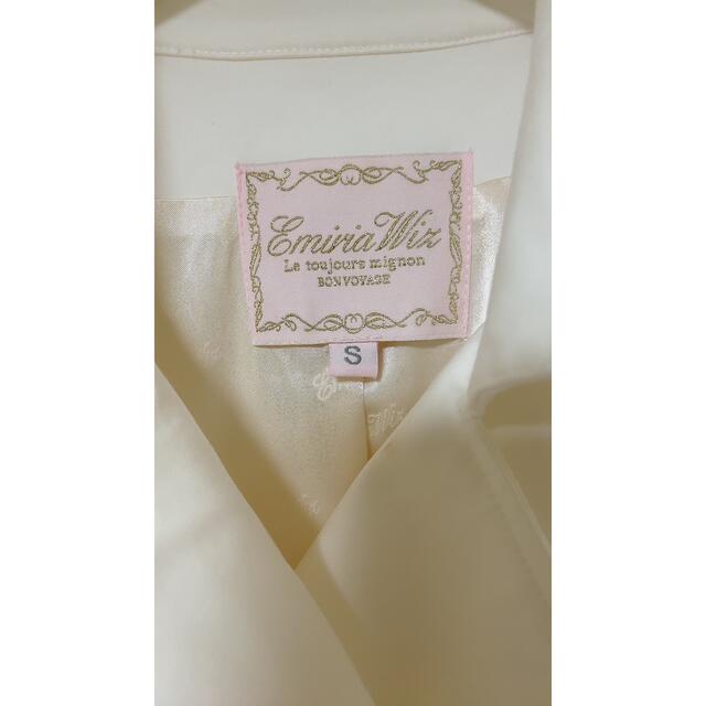 EmiriaWiz(エミリアウィズ)の値下げ☆emiria wiz トレンチコート　ホワイト レディースのジャケット/アウター(トレンチコート)の商品写真