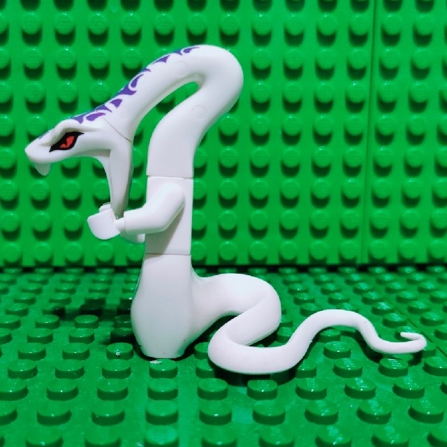 Lego(レゴ)のLEGO ニンジャゴー 70596 ミニフィグ パイソー ホワイト ヘビヘビ族 エンタメ/ホビーのおもちゃ/ぬいぐるみ(その他)の商品写真