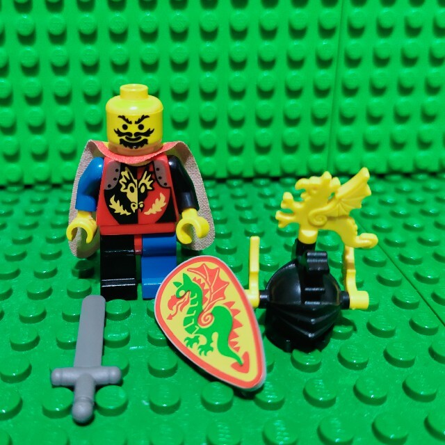 Lego - LEGO お城シリーズ ミニフィグ ドラゴンナイト 武器 羽飾り付