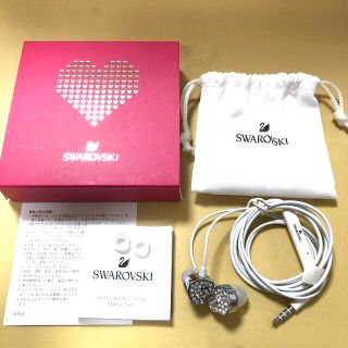 スワロフスキー(SWAROVSKI)の💕新品未使用💕SWAROVSKI💕非売品イヤホン💕(ヘッドフォン/イヤフォン)