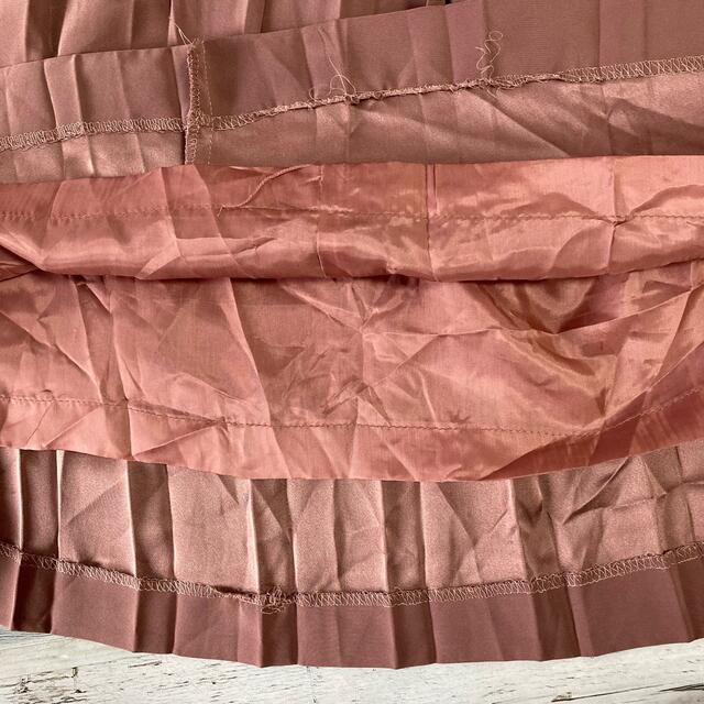 Lochie(ロキエ)の昭和レトロ光沢デザインロングワンピースリーフ柄刺繍プリーツスカート上品 レディースのワンピース(ロングワンピース/マキシワンピース)の商品写真