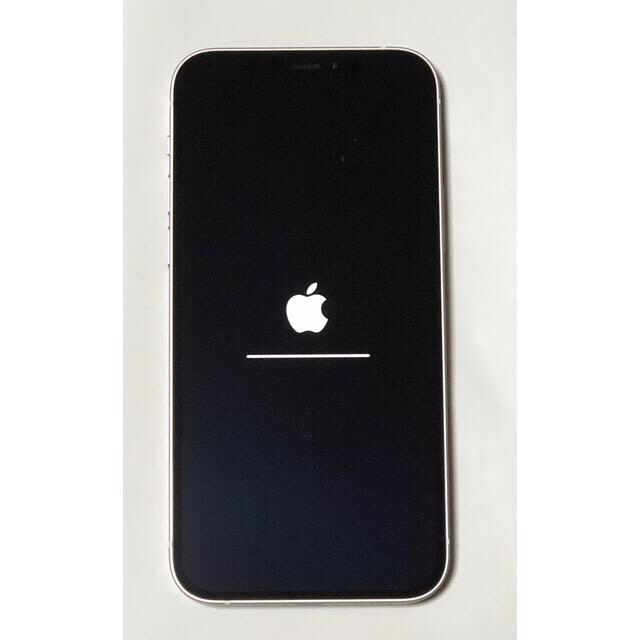 iPhone(アイフォーン)の卒業入学に！iPhone12　64GB 白　ホワイト　新品未使用品　SIMフリー スマホ/家電/カメラのスマートフォン/携帯電話(スマートフォン本体)の商品写真
