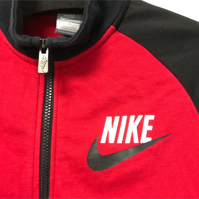 NIKE(ナイキ)のナイキ☆NIKE☆レッド×ブラック☆ジップアップ上着☆150cm キッズ/ベビー/マタニティのキッズ服男の子用(90cm~)(ジャケット/上着)の商品写真