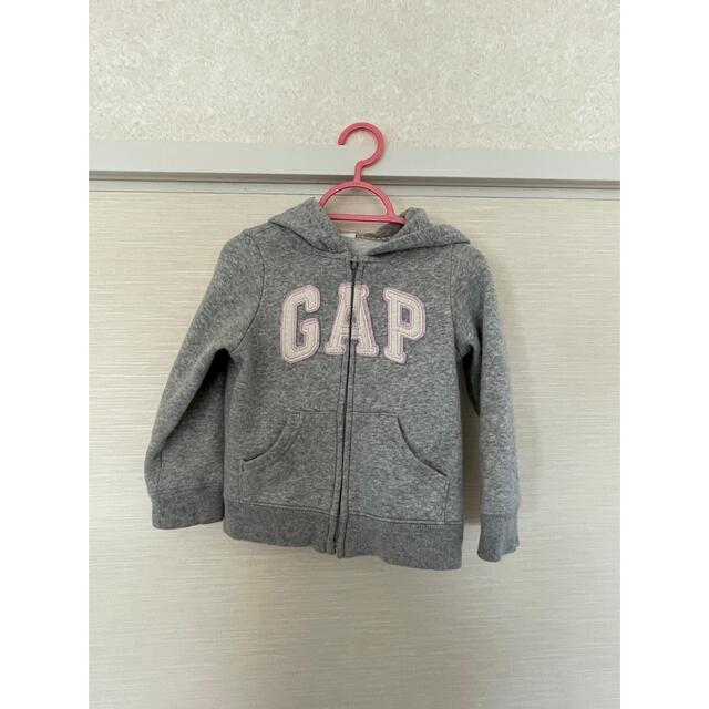 GAP Kids(ギャップキッズ)のGAP パーカー　値下げしました！ キッズ/ベビー/マタニティのキッズ服女の子用(90cm~)(ジャケット/上着)の商品写真