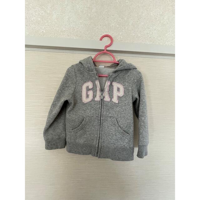 GAP Kids(ギャップキッズ)のGAP パーカー　値下げしました！ キッズ/ベビー/マタニティのキッズ服女の子用(90cm~)(ジャケット/上着)の商品写真