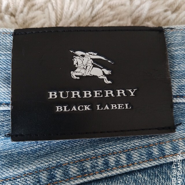 BURBERRY BLACK LABEL(バーバリーブラックレーベル)のｗ−ve様専用　良品✨バーバリーブラックレーベル　ダメージ加工デニム メンズのパンツ(デニム/ジーンズ)の商品写真