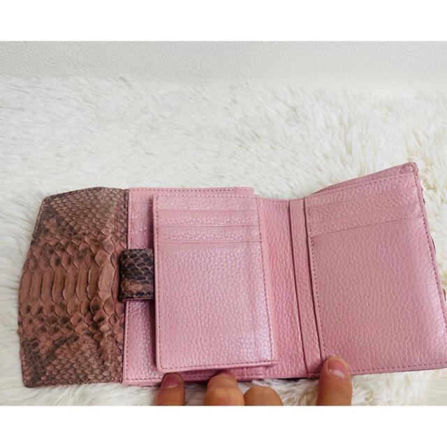 【美品】 ヘビ革　折り畳み財布　ピンク　パイソン　高級　爬虫類 レディースのファッション小物(財布)の商品写真