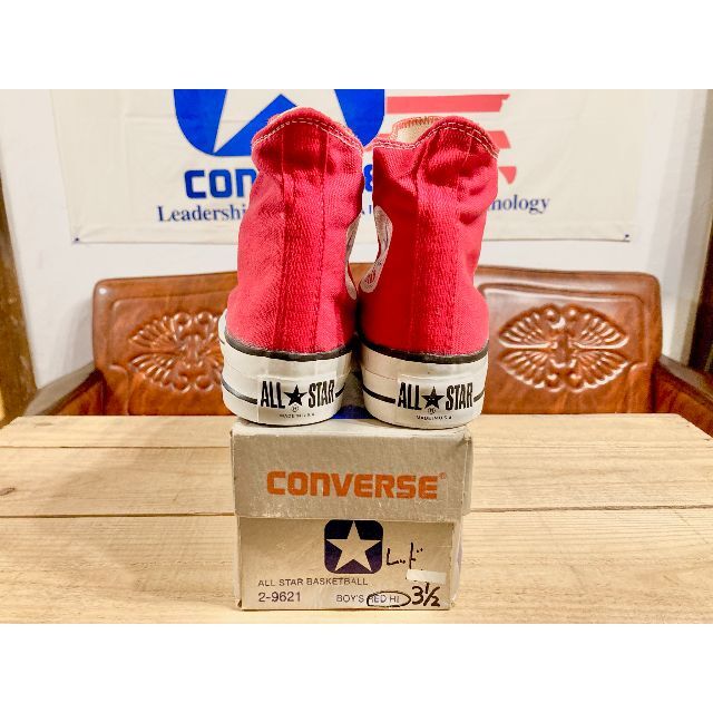 CONVERSE(コンバース)の★80s!USA!レア!コンバース オールスター 赤 銀箱 チャック 2104★ レディースの靴/シューズ(スニーカー)の商品写真