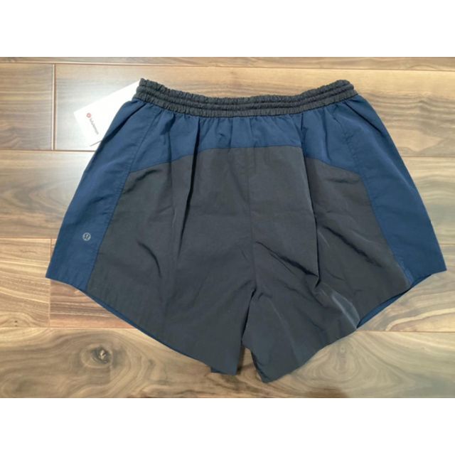 lululemon(ルルレモン)のルルレモン Evergreen Short ショートパンツ 8 タグ付新品☆ レディースのパンツ(ショートパンツ)の商品写真