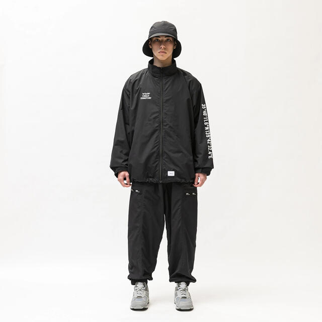 W)taps(ダブルタップス)の新品 22SS WTAPS TRACK JACKET black M メンズのジャケット/アウター(ナイロンジャケット)の商品写真