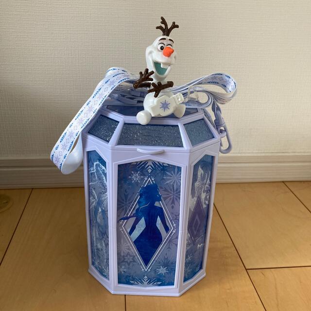 Disney(ディズニー)のポップコーンバケット　アナ雪　美品♪ エンタメ/ホビーのおもちゃ/ぬいぐるみ(キャラクターグッズ)の商品写真