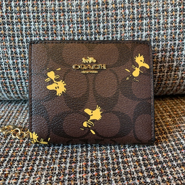 COACH(コーチ)のかっちゃん様　コーチ　二つ折り財布　ウッドストック　スヌーピーコラボ メンズのファッション小物(折り財布)の商品写真