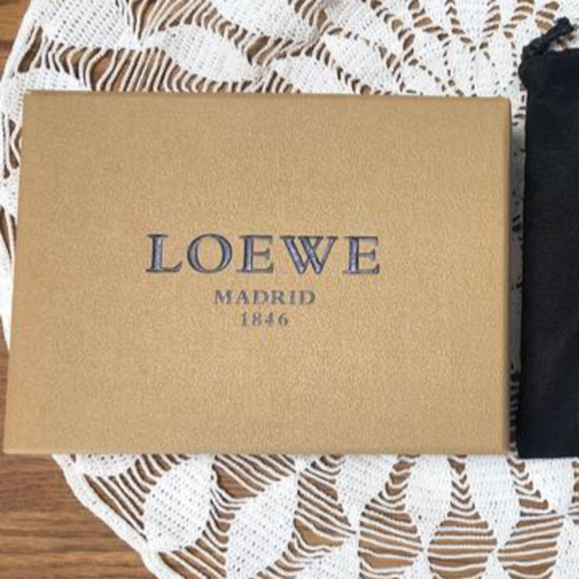 LOEWE(ロエベ)のロエベ　LOEWE 専用箱 レディースのバッグ(ショップ袋)の商品写真