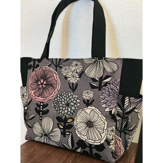 ハンドメイド トートバッグ サイドポケット 大きな花の通販 by ここ