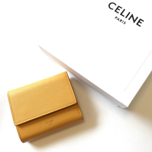 celine(セリーヌ)の新品未使用正規品 CELINE ☆ スモールトリフォールドウォレット レディースのファッション小物(財布)の商品写真