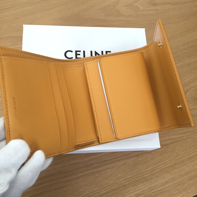 celine(セリーヌ)の新品未使用正規品 CELINE ☆ スモールトリフォールドウォレット レディースのファッション小物(財布)の商品写真