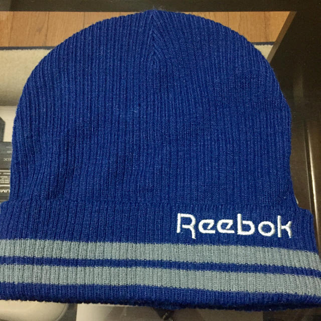 Reebok(リーボック)のReebok リーボック ニット帽 メンズの帽子(ニット帽/ビーニー)の商品写真