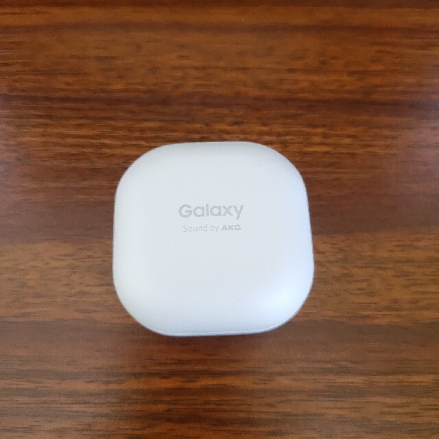 Galaxy(ギャラクシー)のGalaxy Buds Pro ホワイト スマホ/家電/カメラのオーディオ機器(ヘッドフォン/イヤフォン)の商品写真