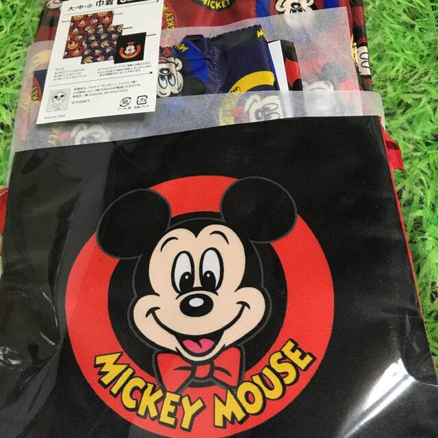Disney(ディズニー)のミッキー  大中小　巾着３点セット キッズ/ベビー/マタニティのこども用バッグ(ランチボックス巾着)の商品写真
