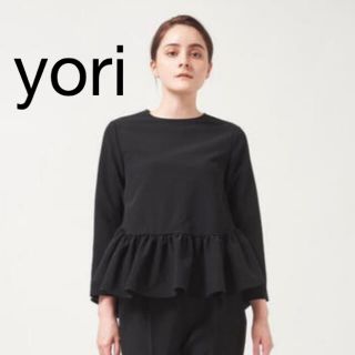 ドゥロワー(Drawer)のyori ストレッチ　フリル　トップス　38 美品(シャツ/ブラウス(長袖/七分))