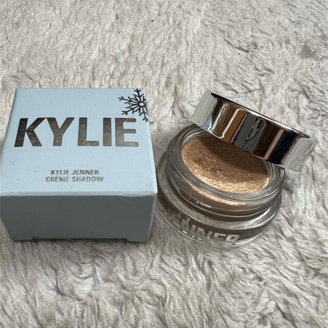 桜舞う季節 kylie cosmetics カイリーコスメティックス シャドウ